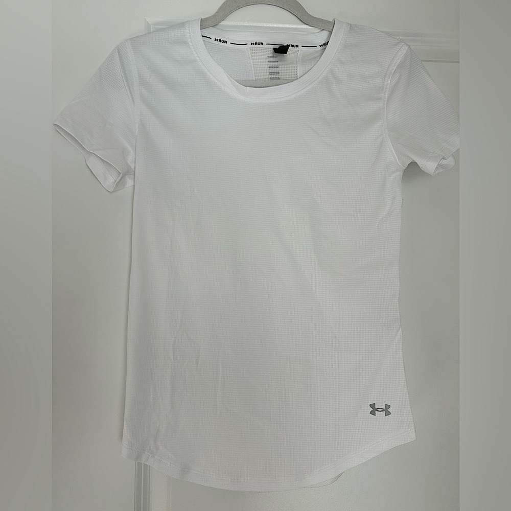 UNDER ARMOUR WHITE SHIRT